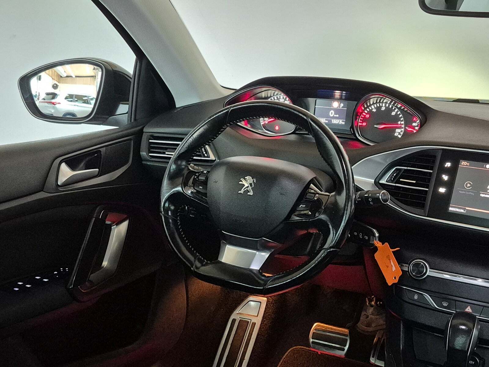 Sort Peugeot 308 fra 2018