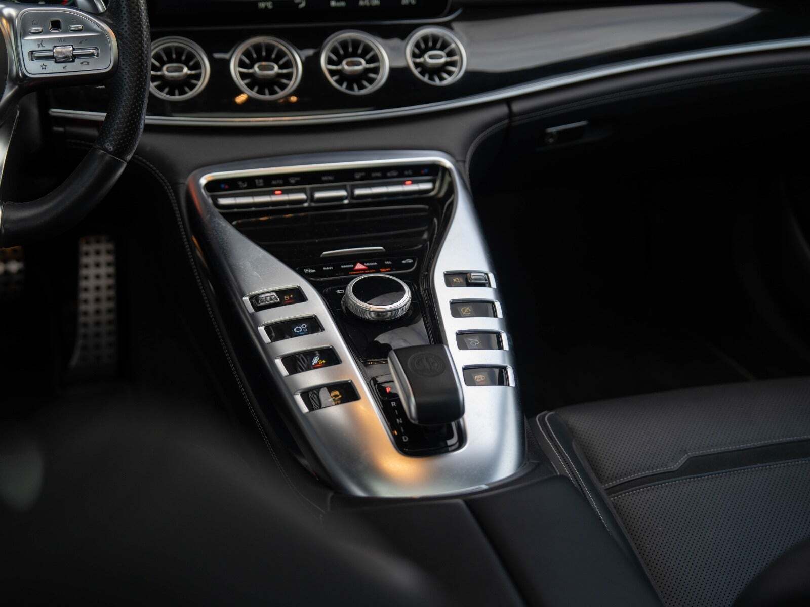 Blå Mercedes AMG GT 63 fra 2018