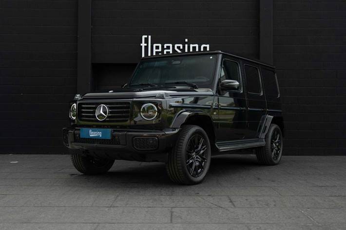 Sort Mercedes G580 fra 2024 set udefra