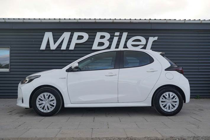 Hvid Toyota Yaris fra 2021