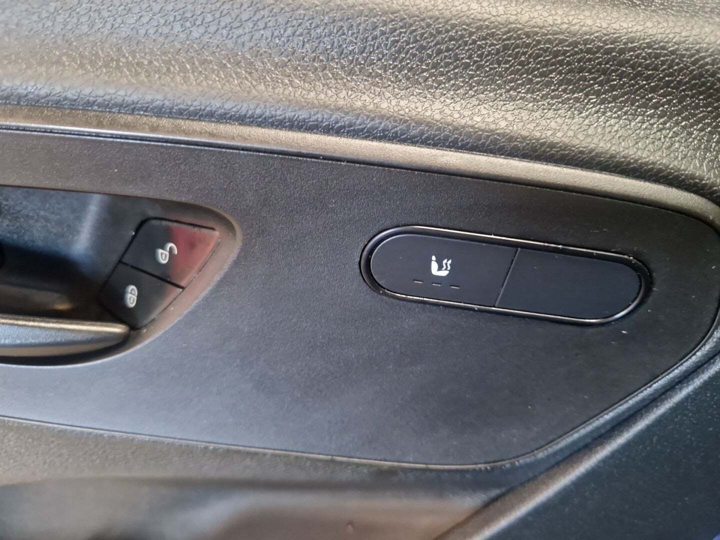 Blå Mercedes Sprinter 319 fra 2021