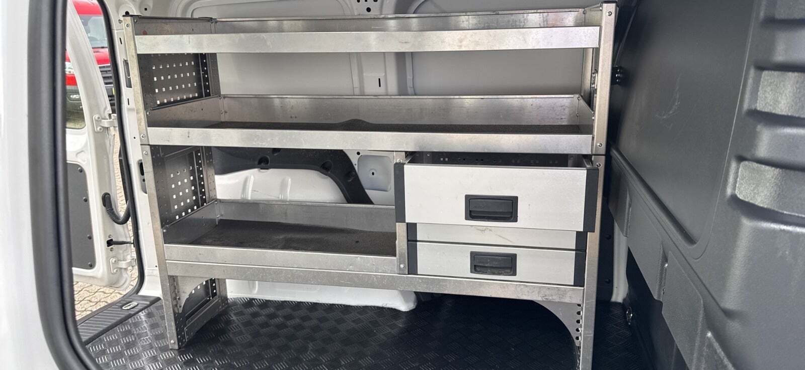 Hvid VW Caddy fra 2022