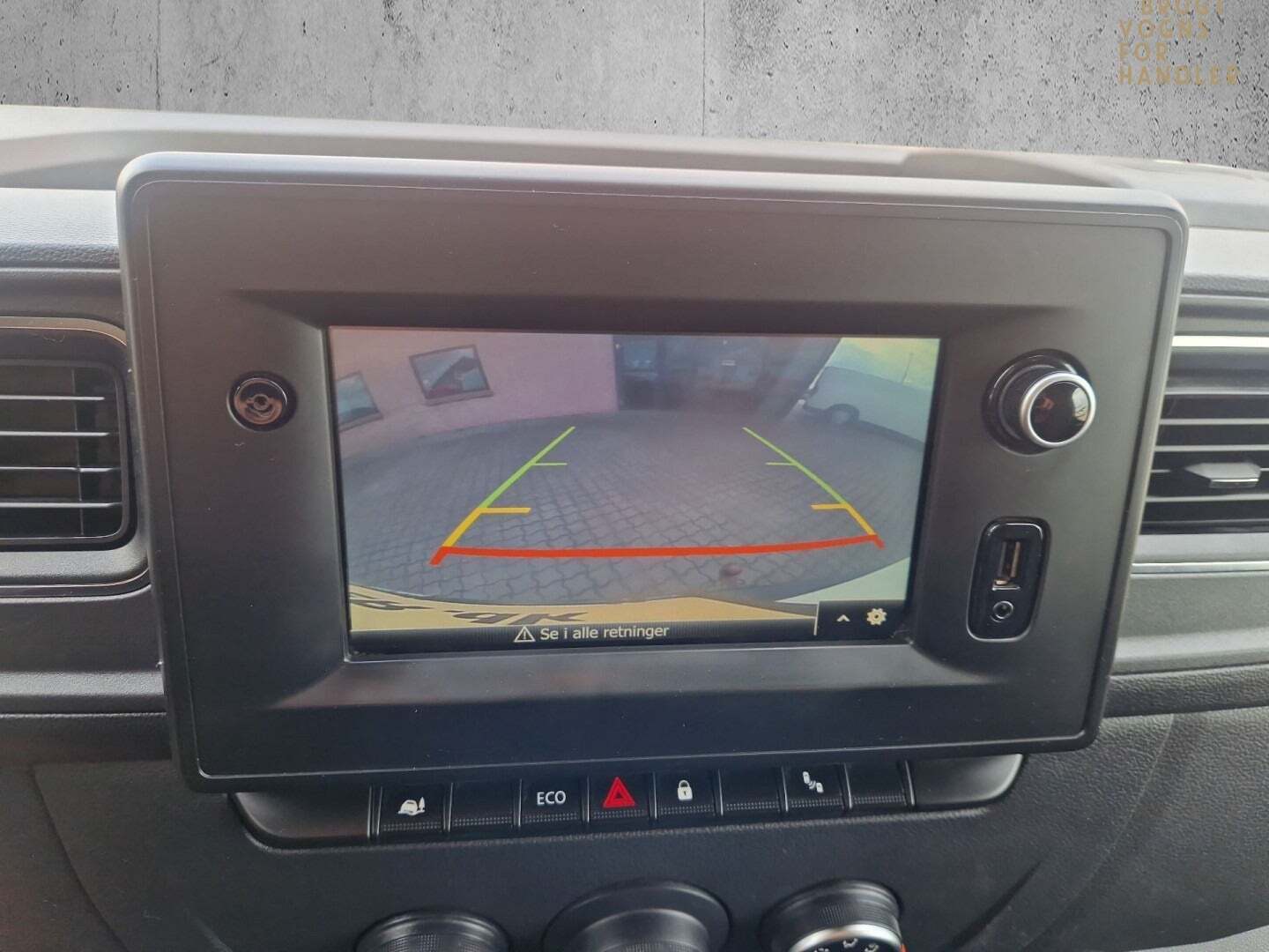 Hvid Renault Master IV T33 fra 2020