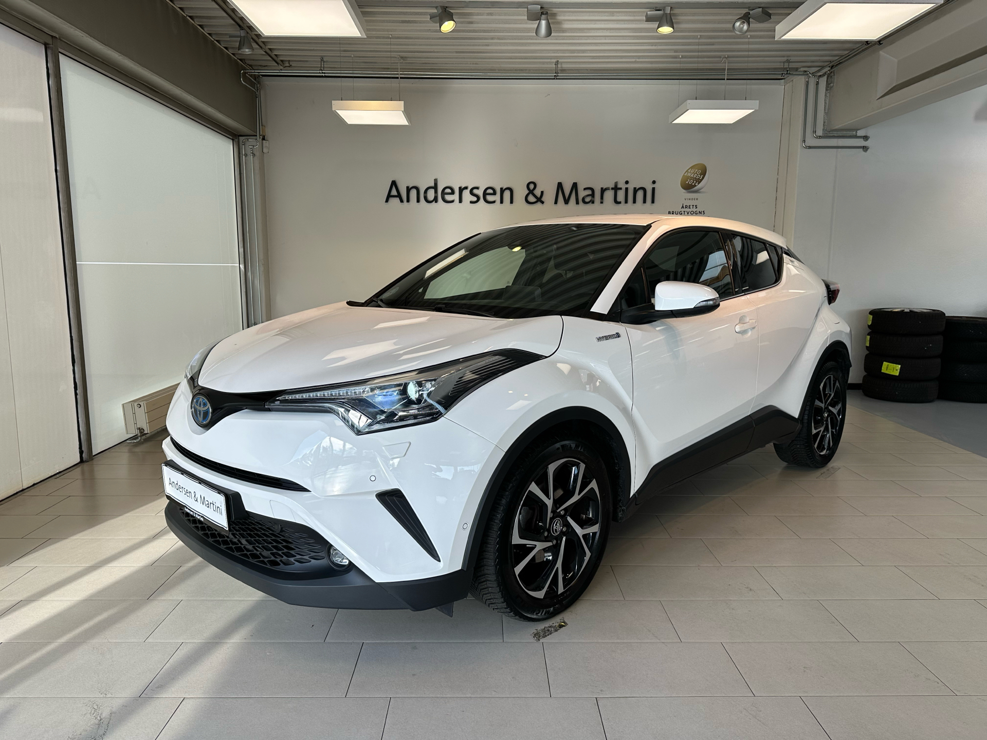Toyota C-HR 1,8 Hybrid C-LUB Premium Selected Multidrive S 122HK 5d Aut.