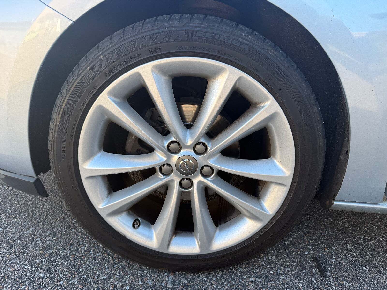 Blå Opel Astra fra 2016