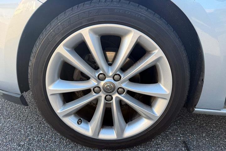 Blå Opel Astra fra 2016