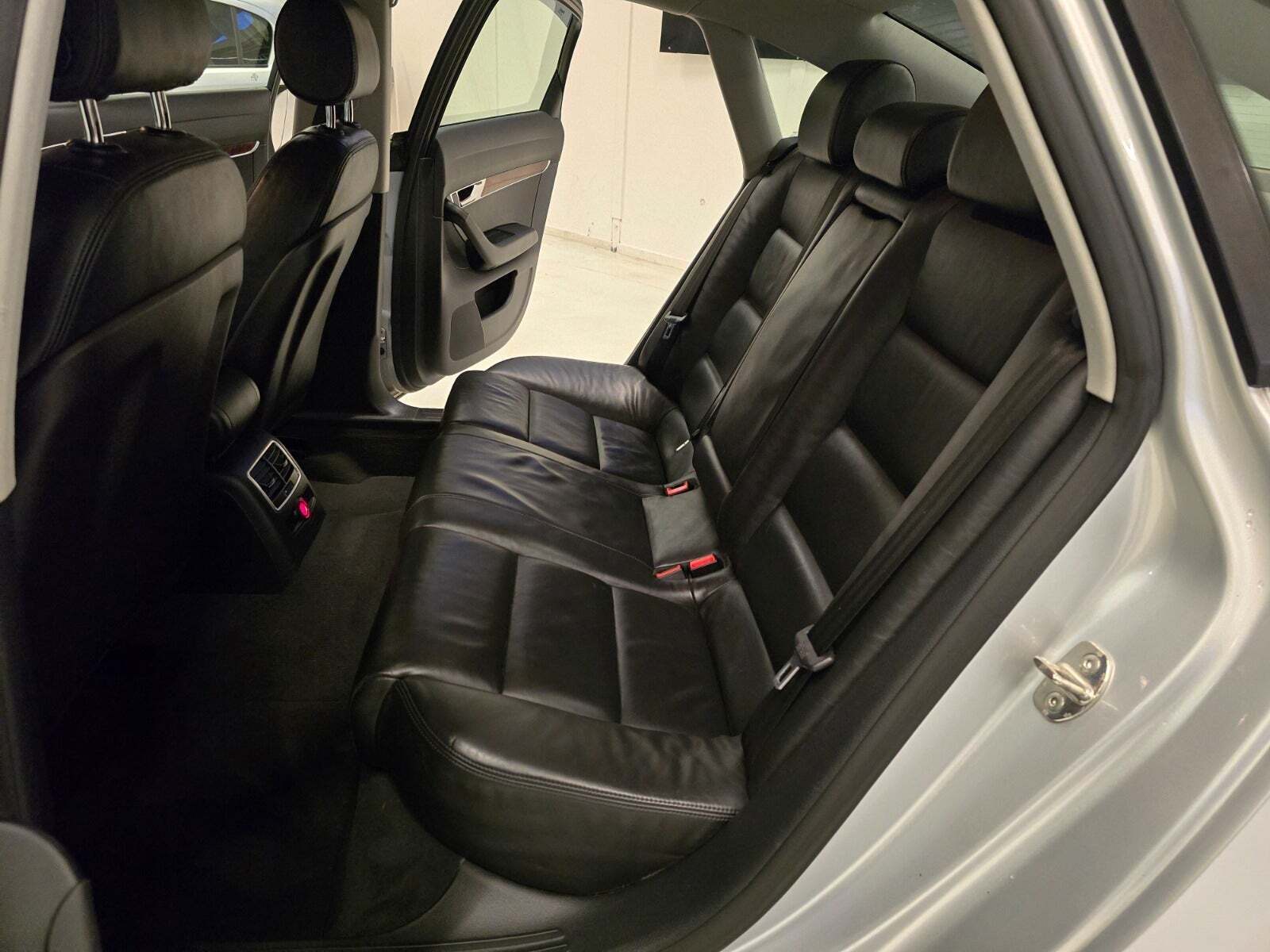 Sølv Audi A6 fra 2007