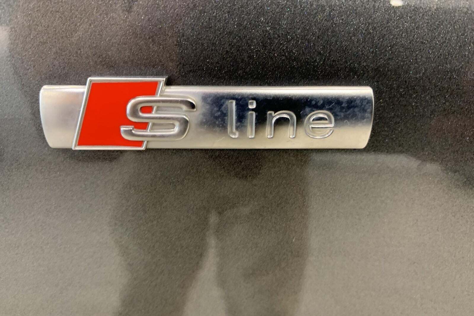 Grå Audi Q5 fra 2021