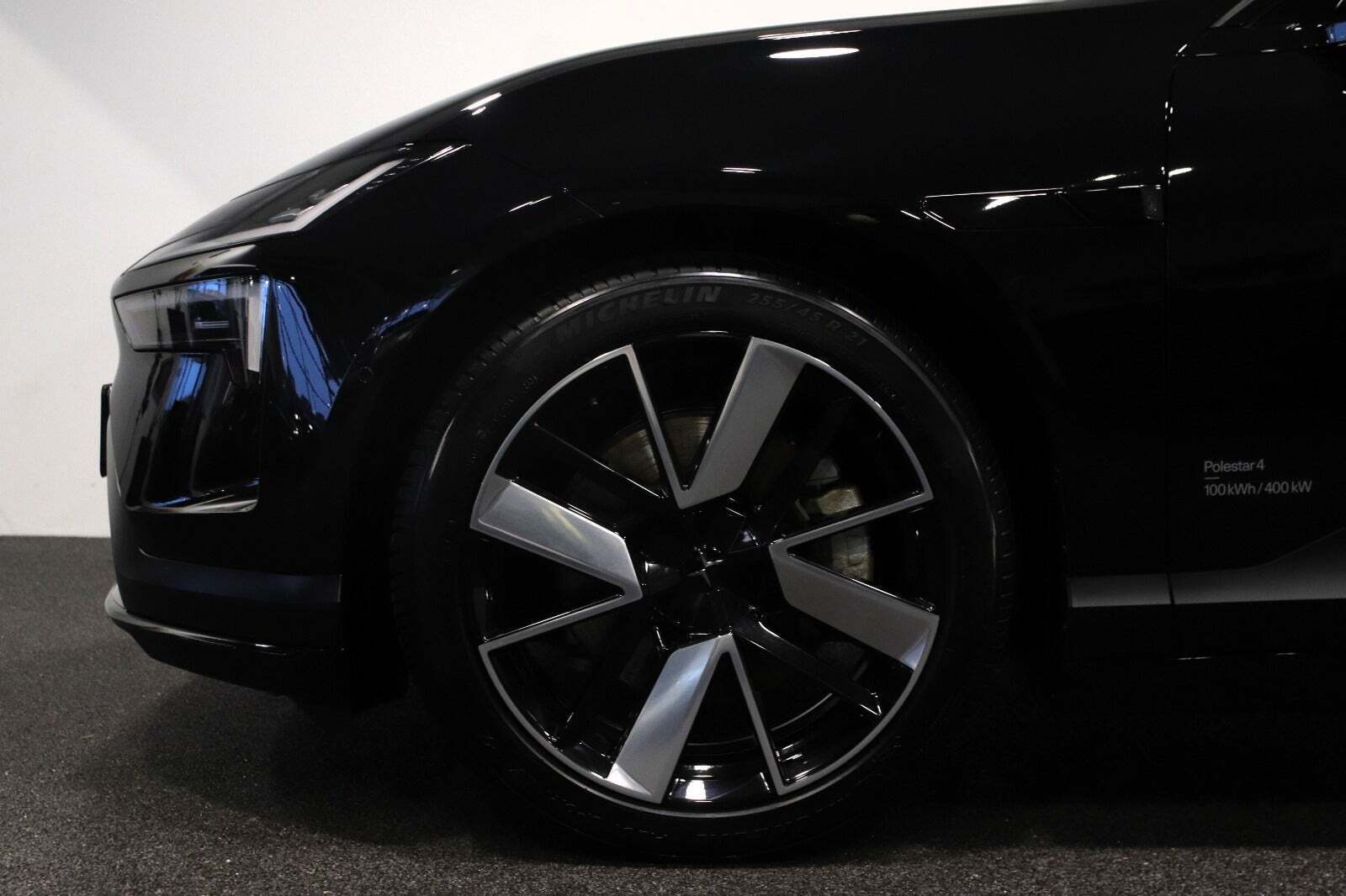Polestar 4 Long Range AWD