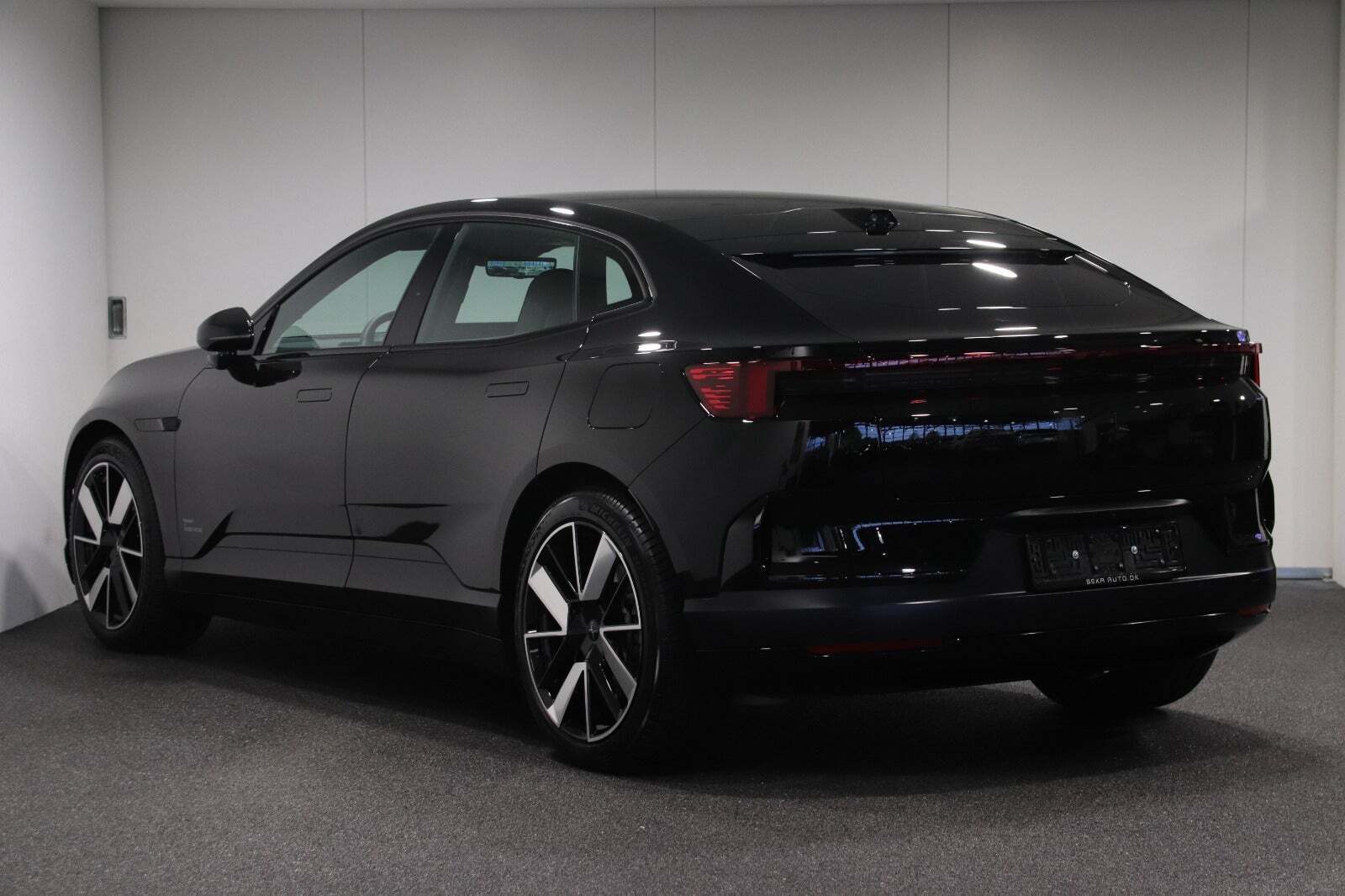 Polestar 4 Long Range AWD