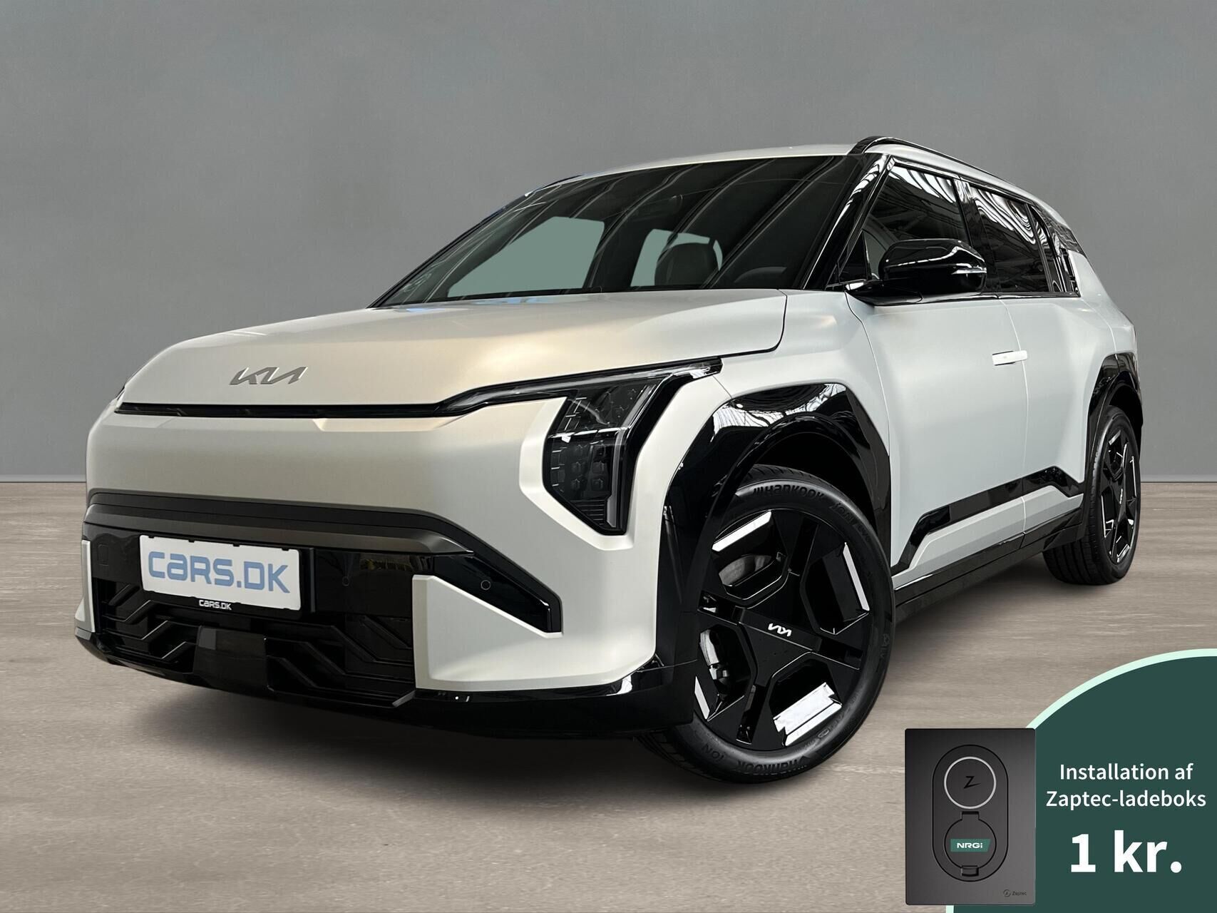 Sølv Kia EV3 fra 2025 set udefra