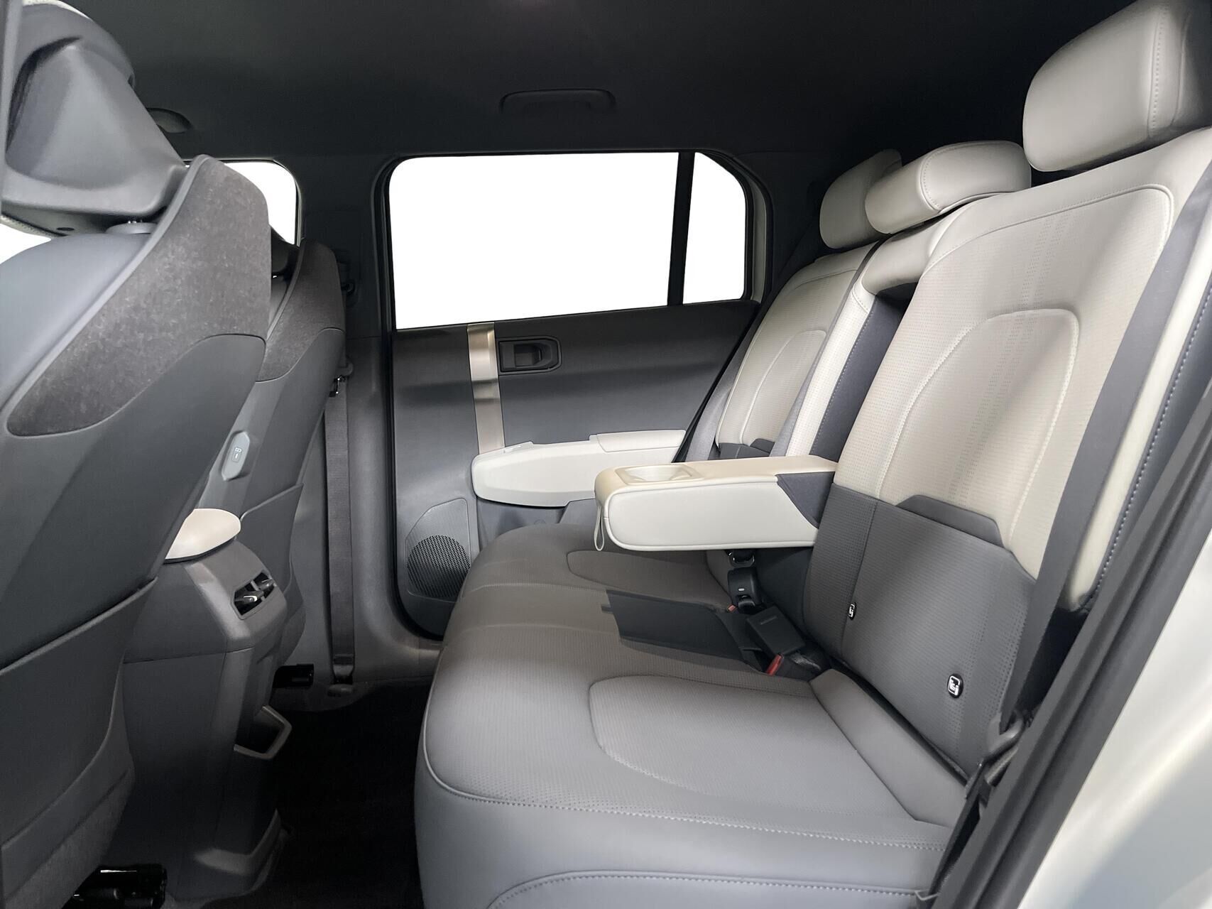 Sølv Kia EV3 fra 2025