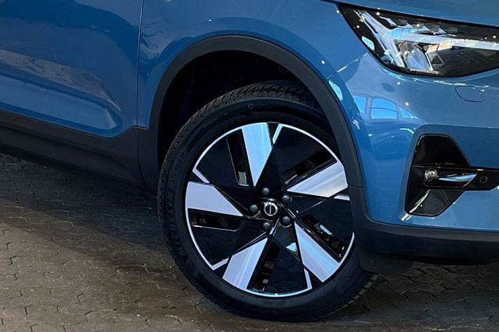 Blå Volvo C40 fra 2024