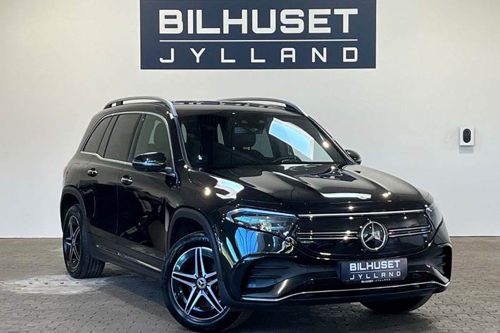 Sort Mercedes EQB350 fra 2022 set udefra