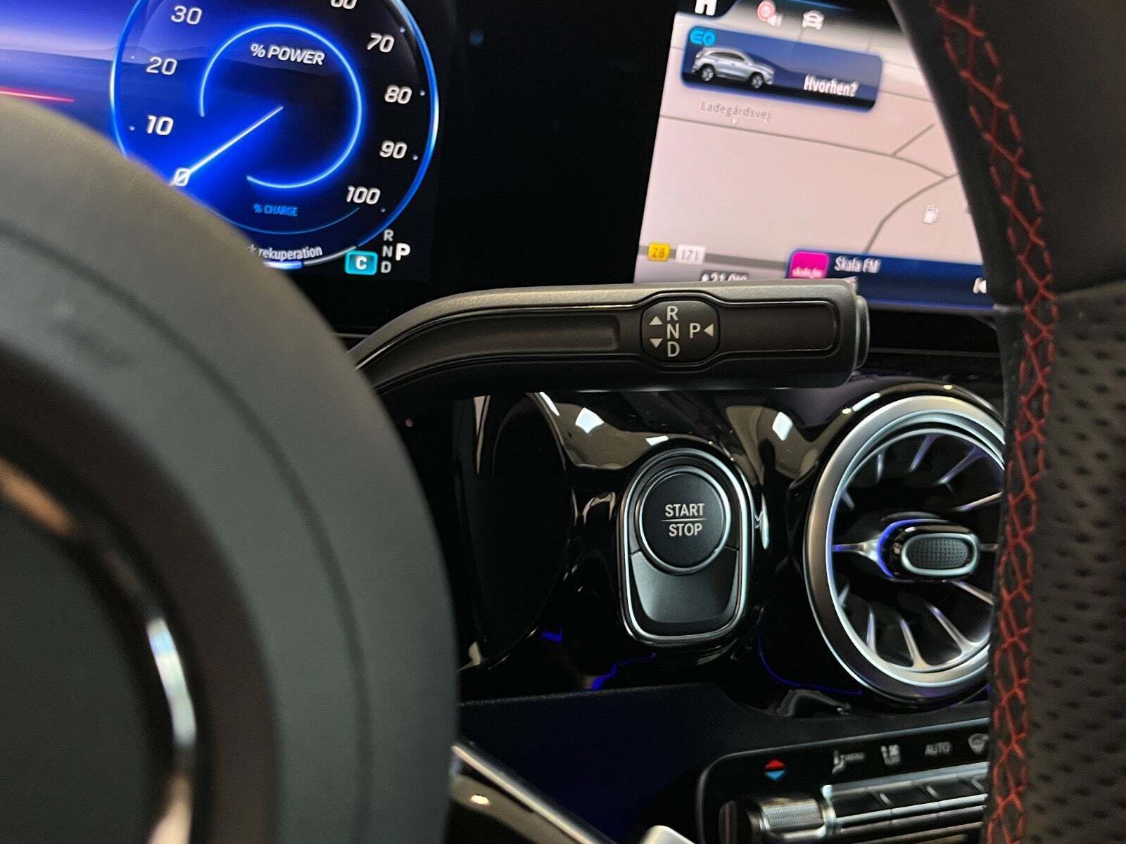 Sort Mercedes EQA300 fra 2024