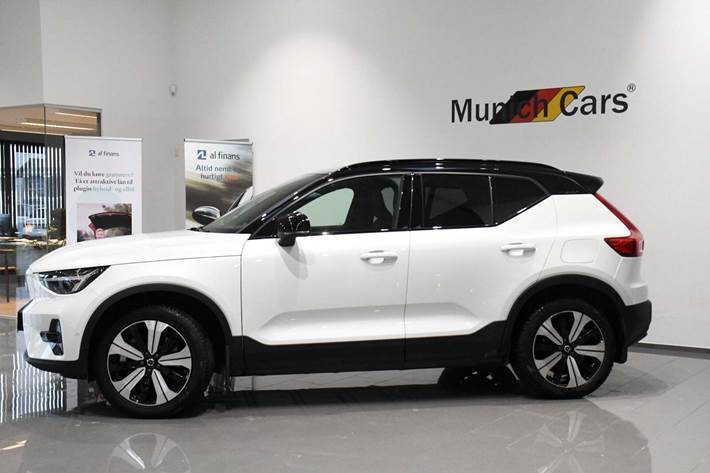 Hvid Volvo XC40 fra 2023