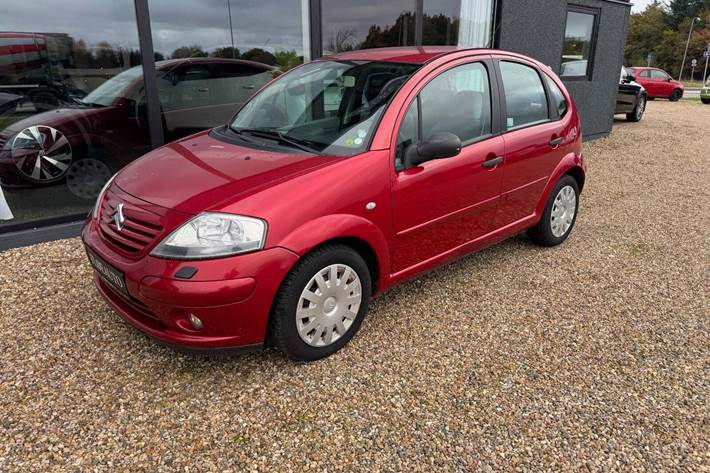 Rød Citroën C3 fra 2002