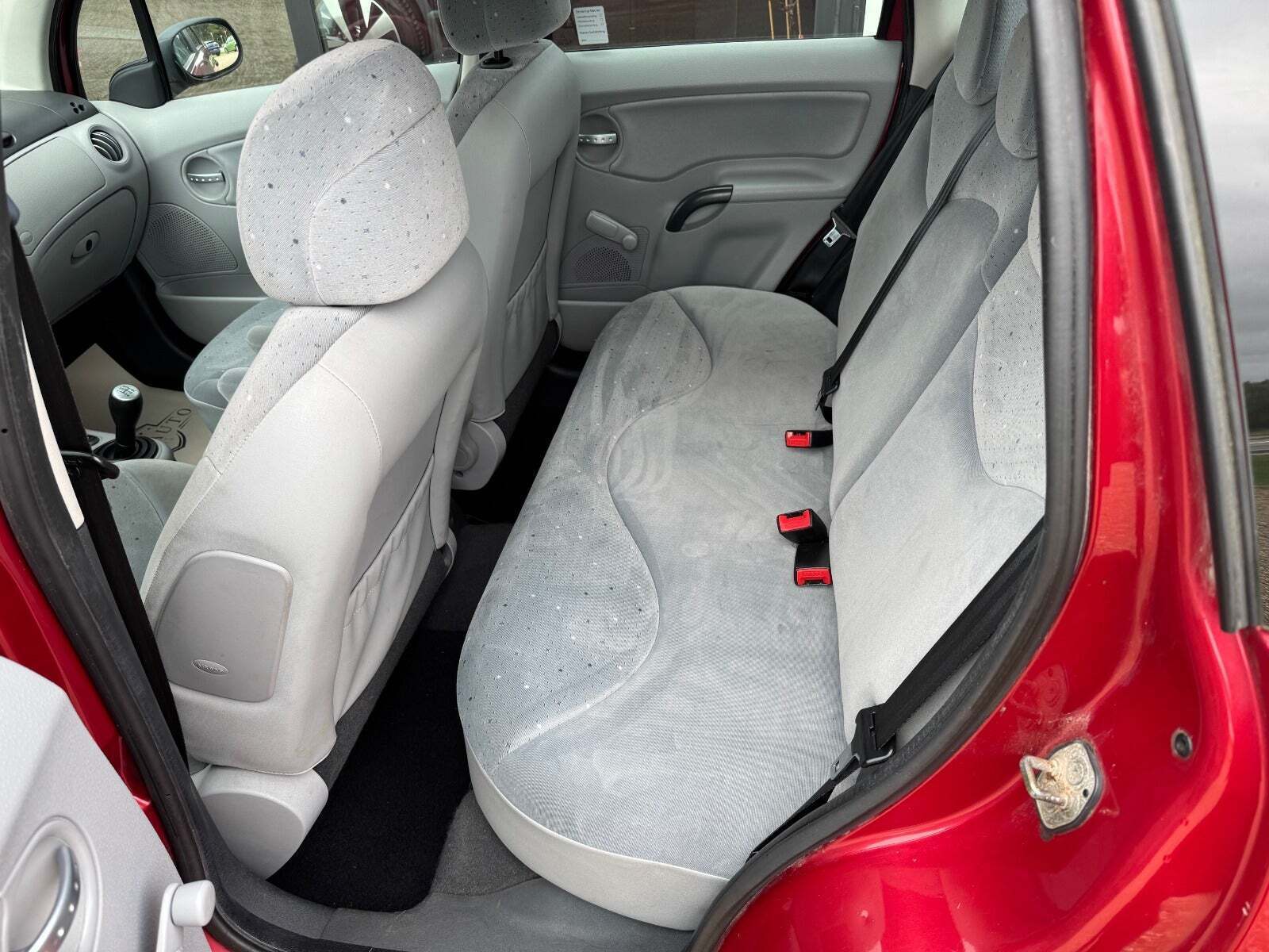 Rød Citroën C3 fra 2002