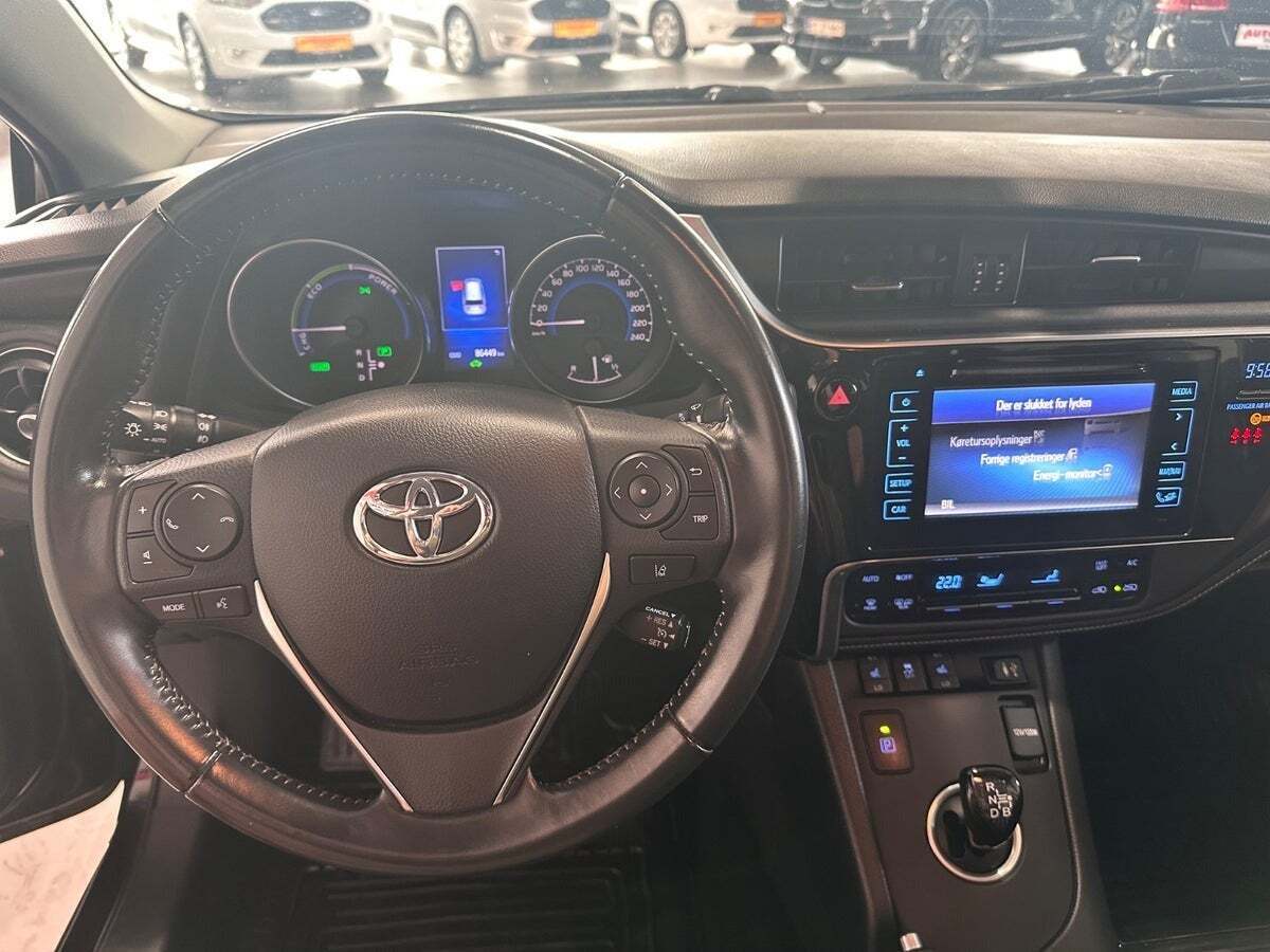 Toyota Auris 1,8 Hybrid H2 Comfort Touring Sports CVT Van
