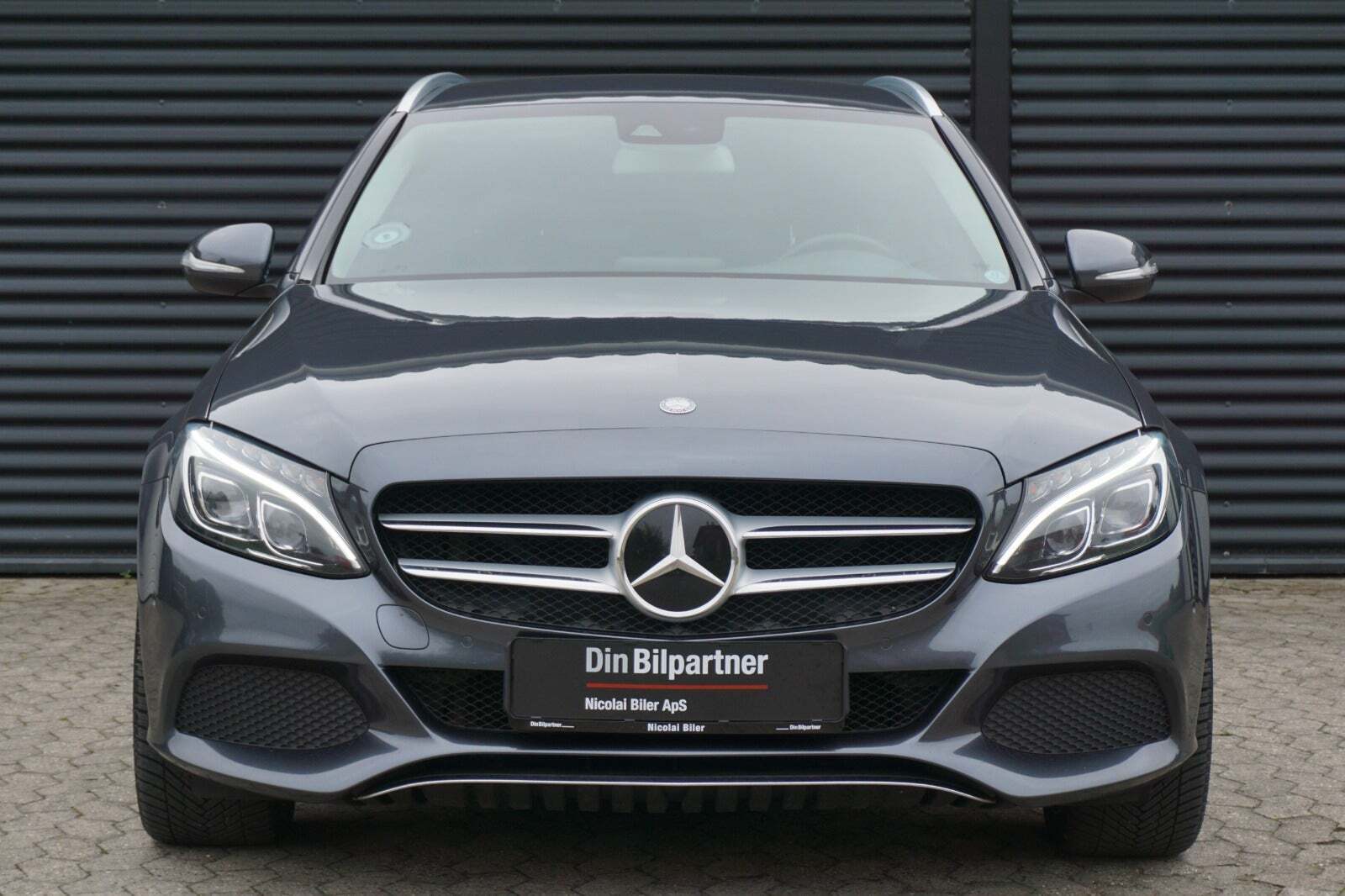 Grå Mercedes C220 fra 2015