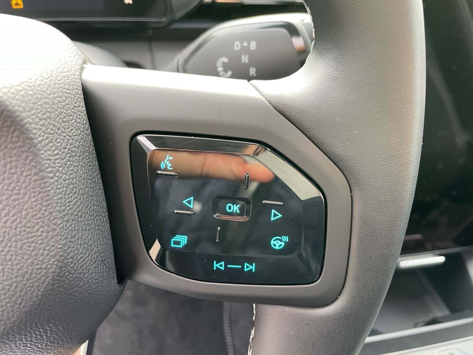 Blå Ford Explorer fra 2025