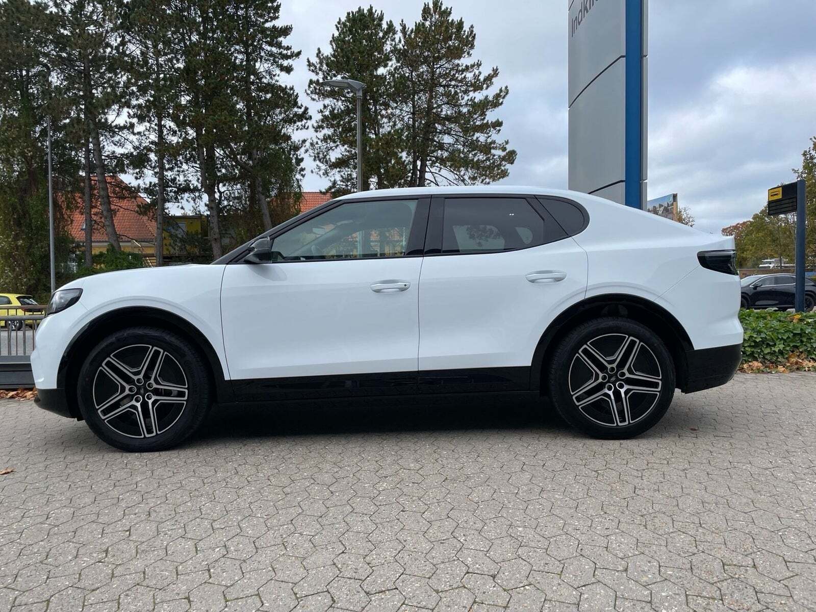 Ford Capri 82 Premium Extended Range