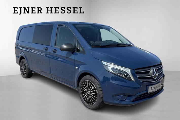 Blå Mercedes Vito 114 fra 2022