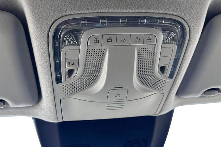 Blå Mercedes Vito 114 fra 2022