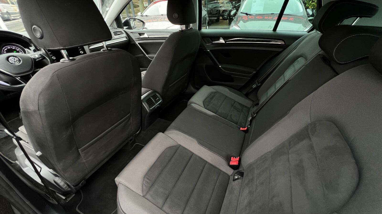 Sort VW Golf VII fra 2017