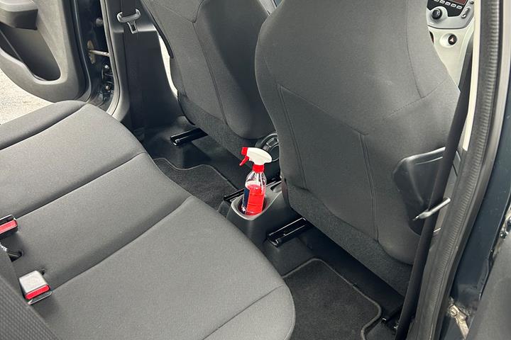Grå Peugeot 108 fra 2014