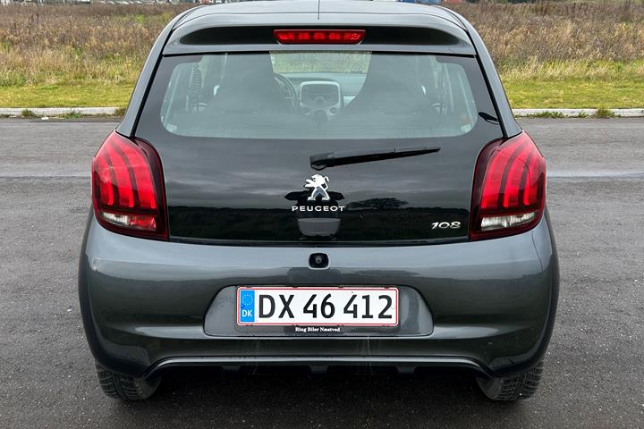 Grå Peugeot 108 fra 2014