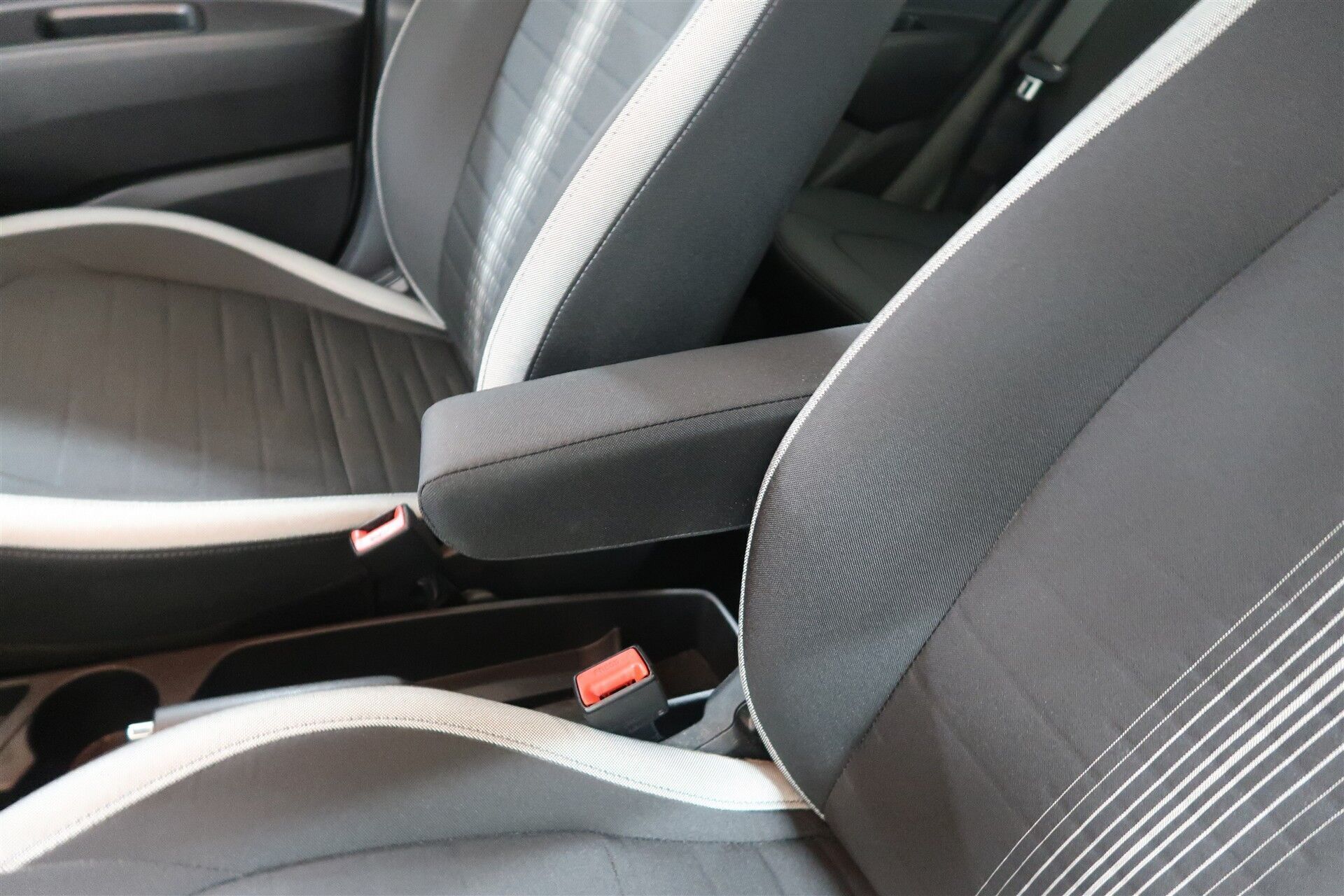 Sølv Hyundai i10 fra 2021