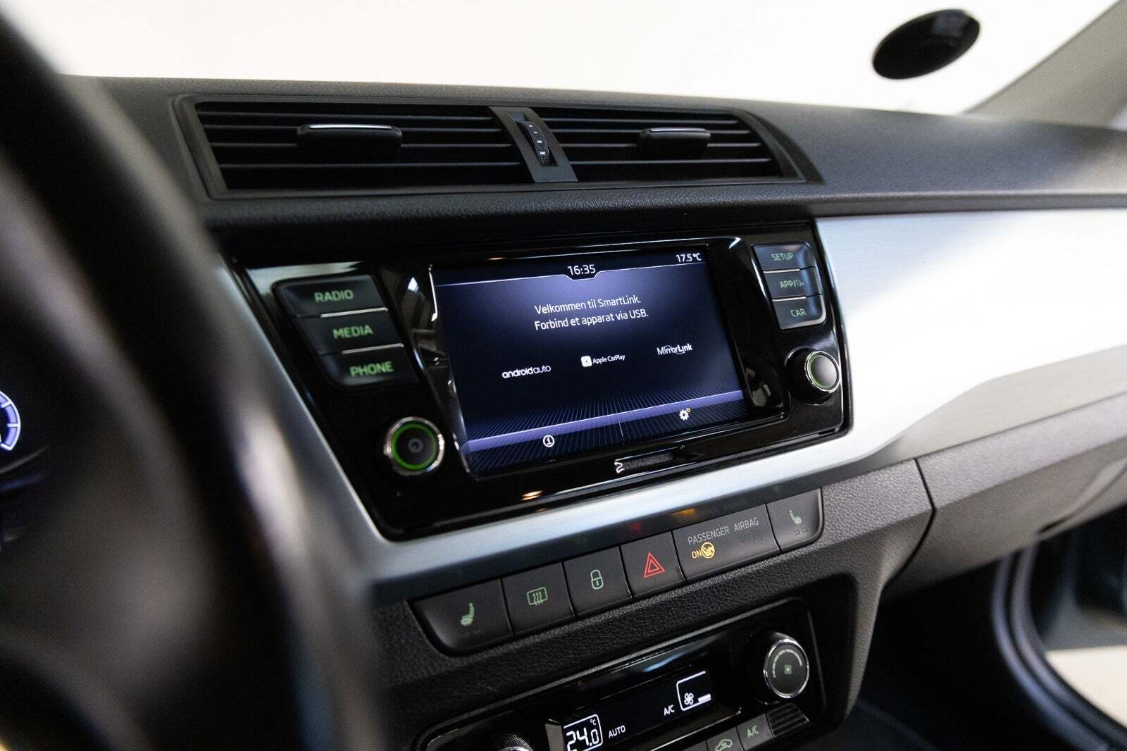 Grå Skoda Fabia fra 2020