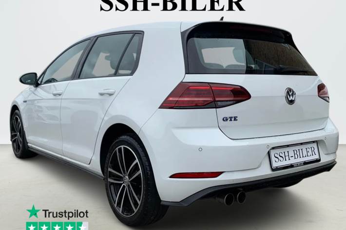 Hvid VW Golf VII fra 2020