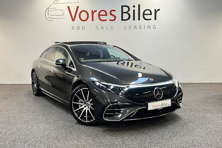 Sort Mercedes EQS450+ fra 2022 set udefra