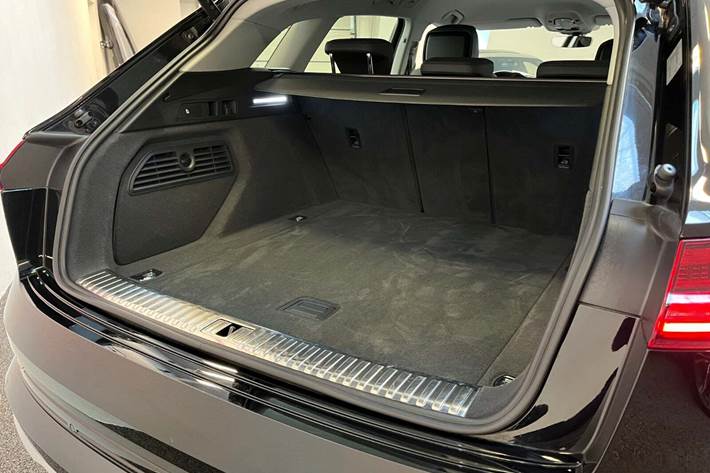 Sort Audi e-tron fra 2022