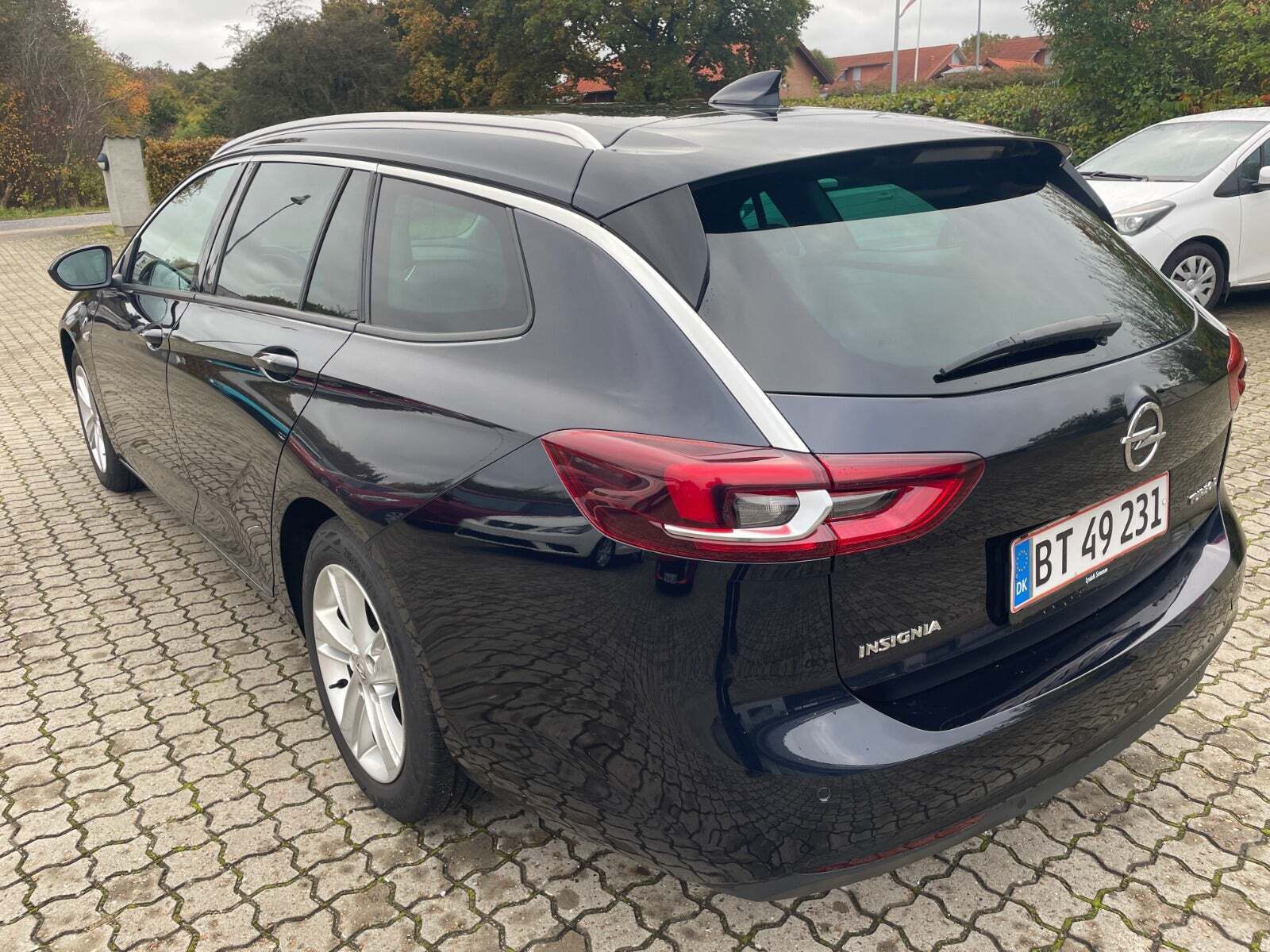 Blå Opel Insignia fra 2018