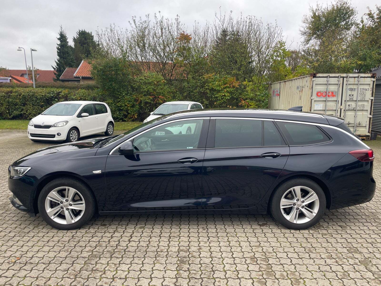 Blå Opel Insignia fra 2018