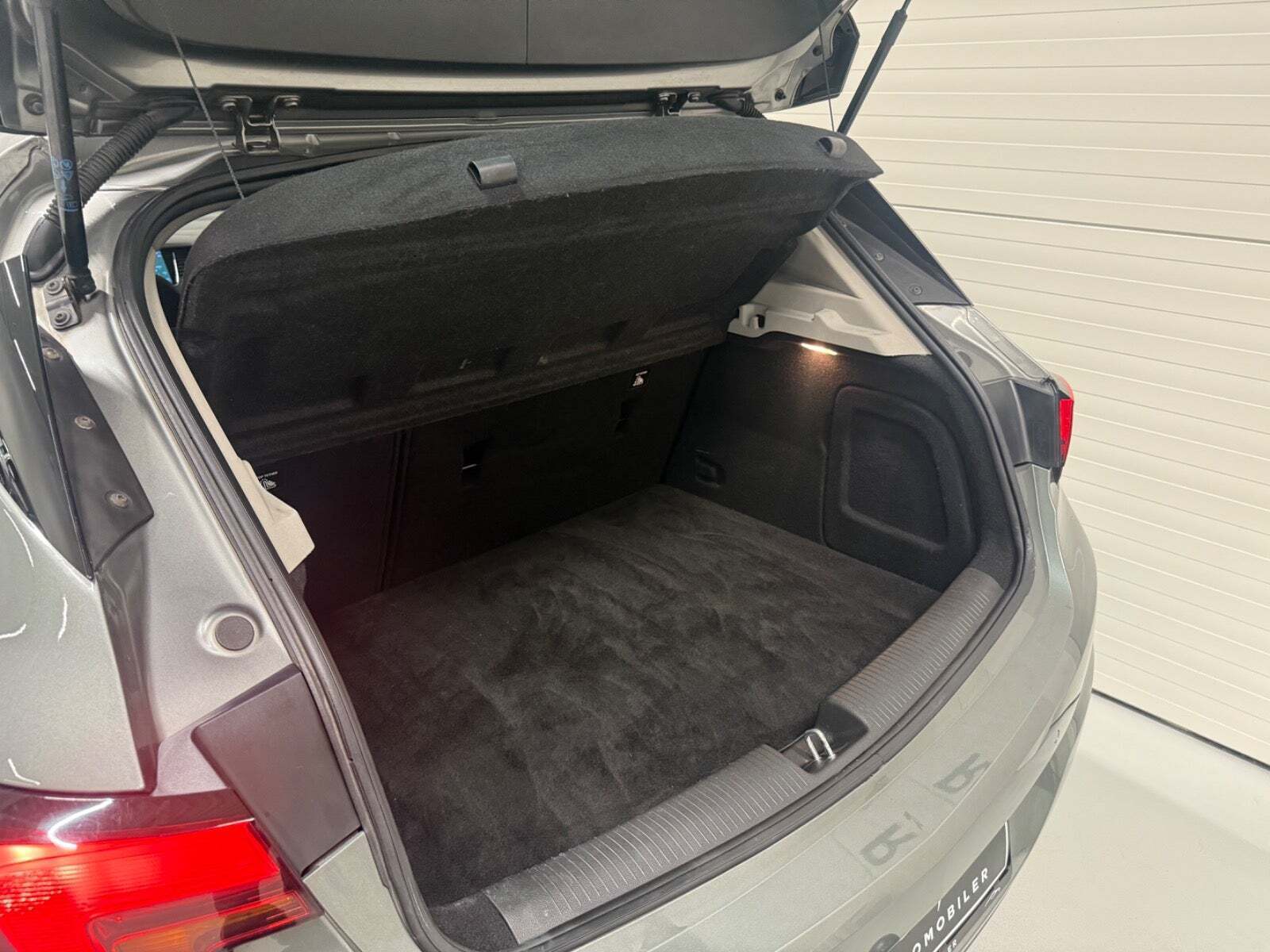 Grå Opel Astra fra 2017