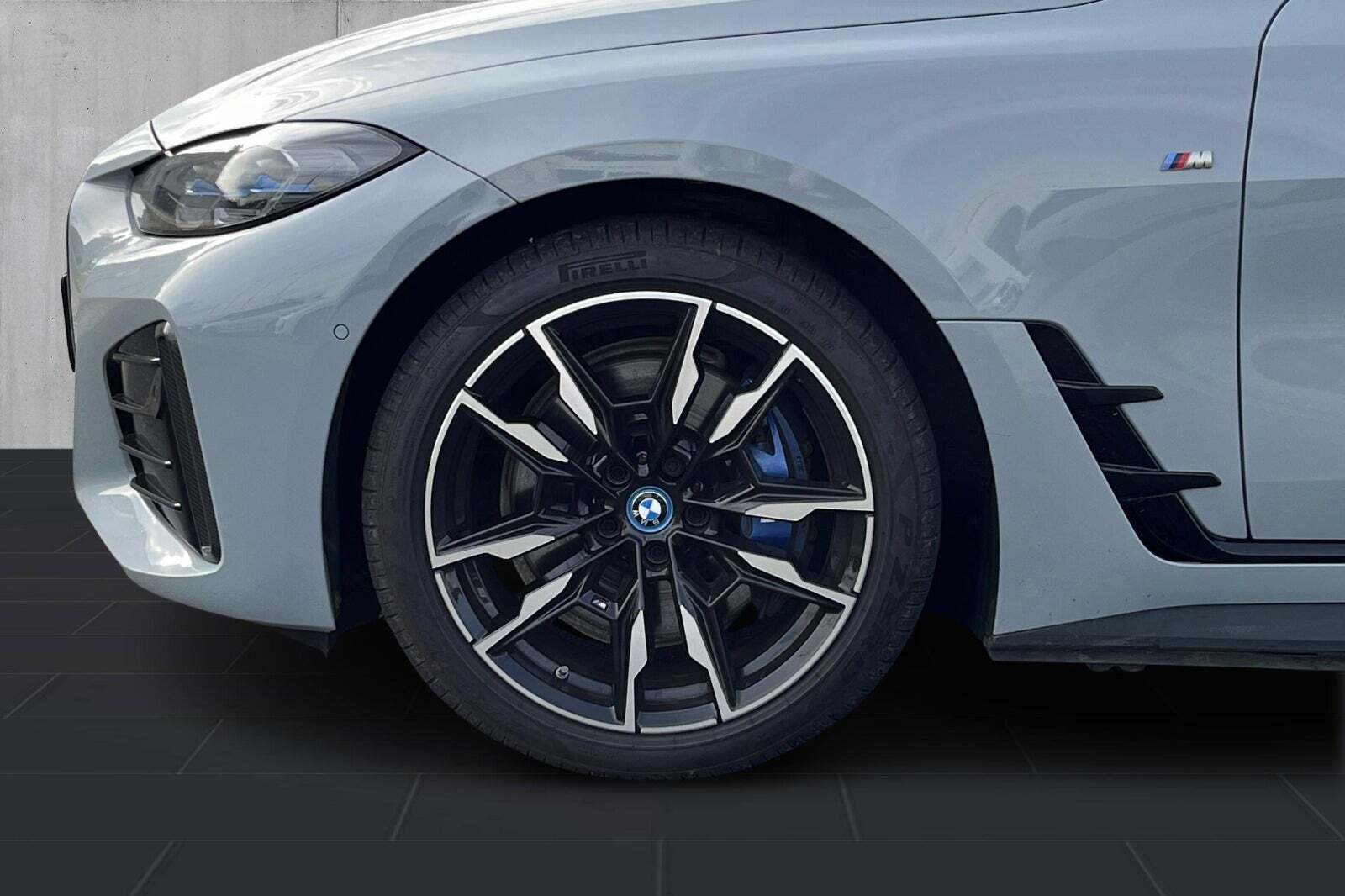 Grå BMW i4 fra 2022