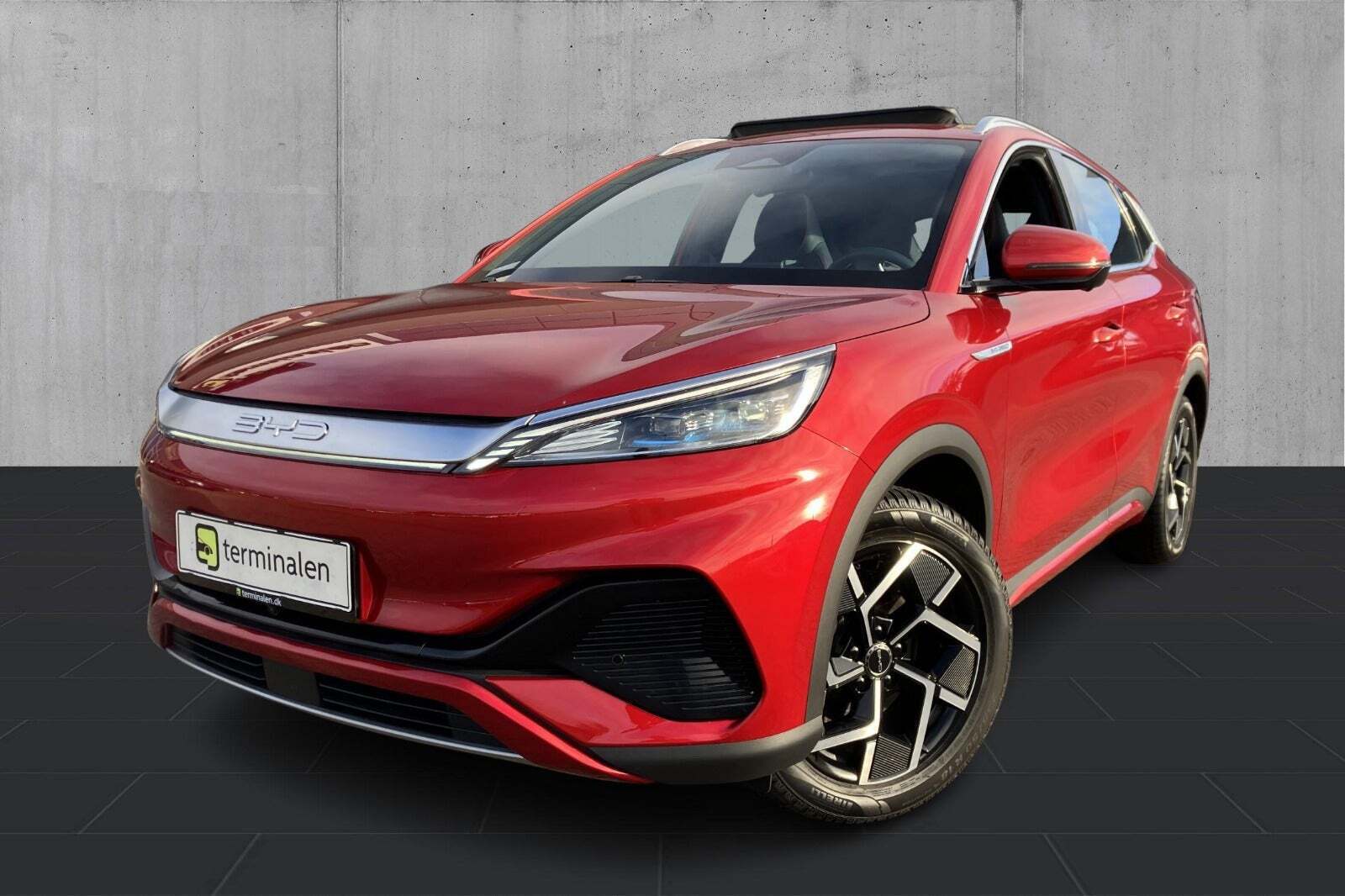 Rød BYD Atto 3 fra 2023 set udefra