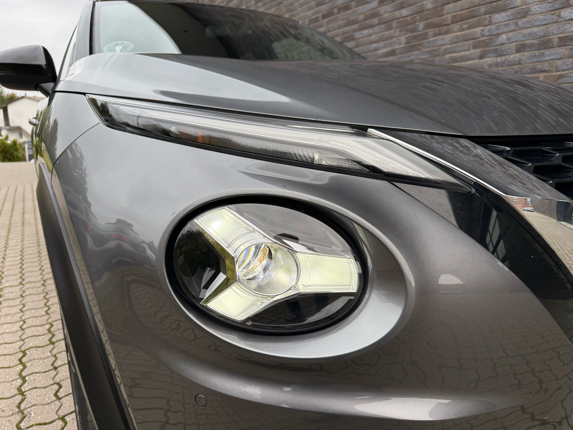 Grå Nissan Juke fra 2020