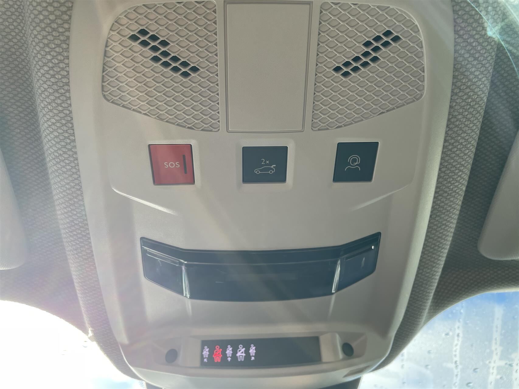 Hvid Jeep Avenger fra 2024