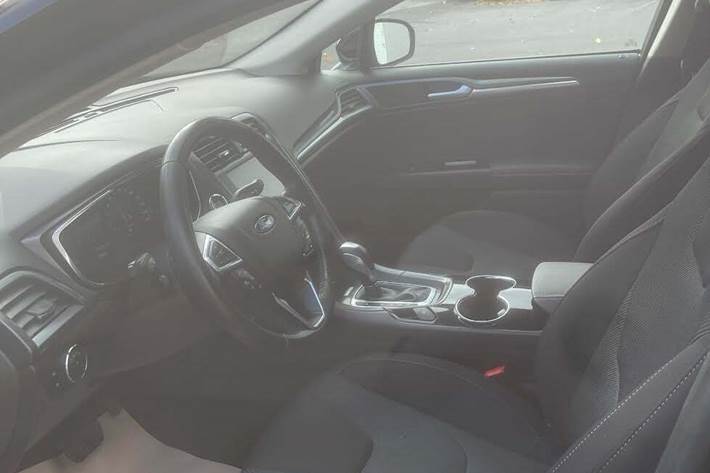 Sort Ford Mondeo fra 2016