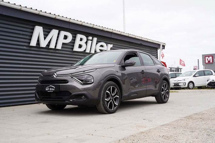 Grå Citroën C4 fra 2021 set udefra