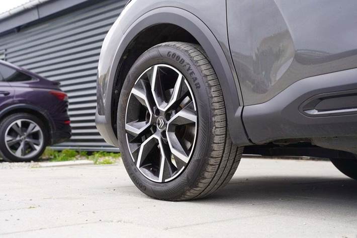 Grå Citroën C4 fra 2021