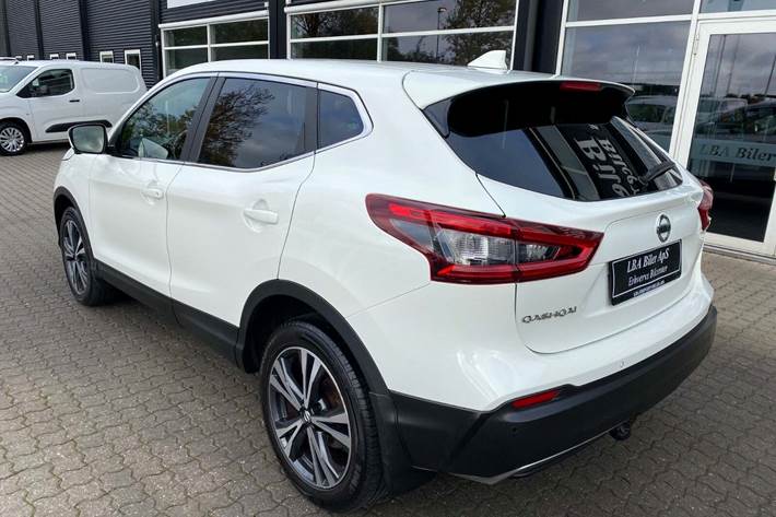 Hvid Nissan Qashqai fra 2019