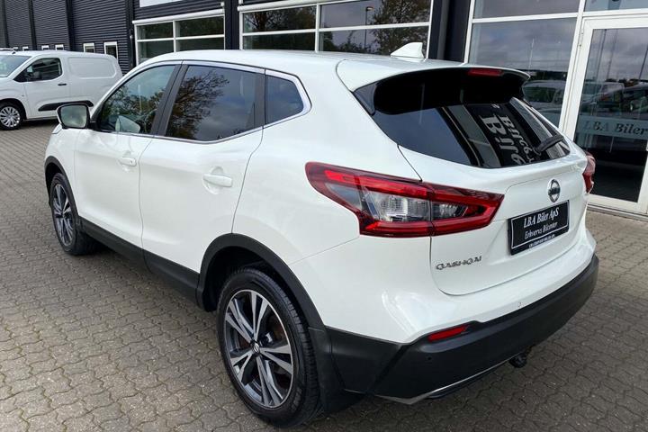 Hvid Nissan Qashqai fra 2019
