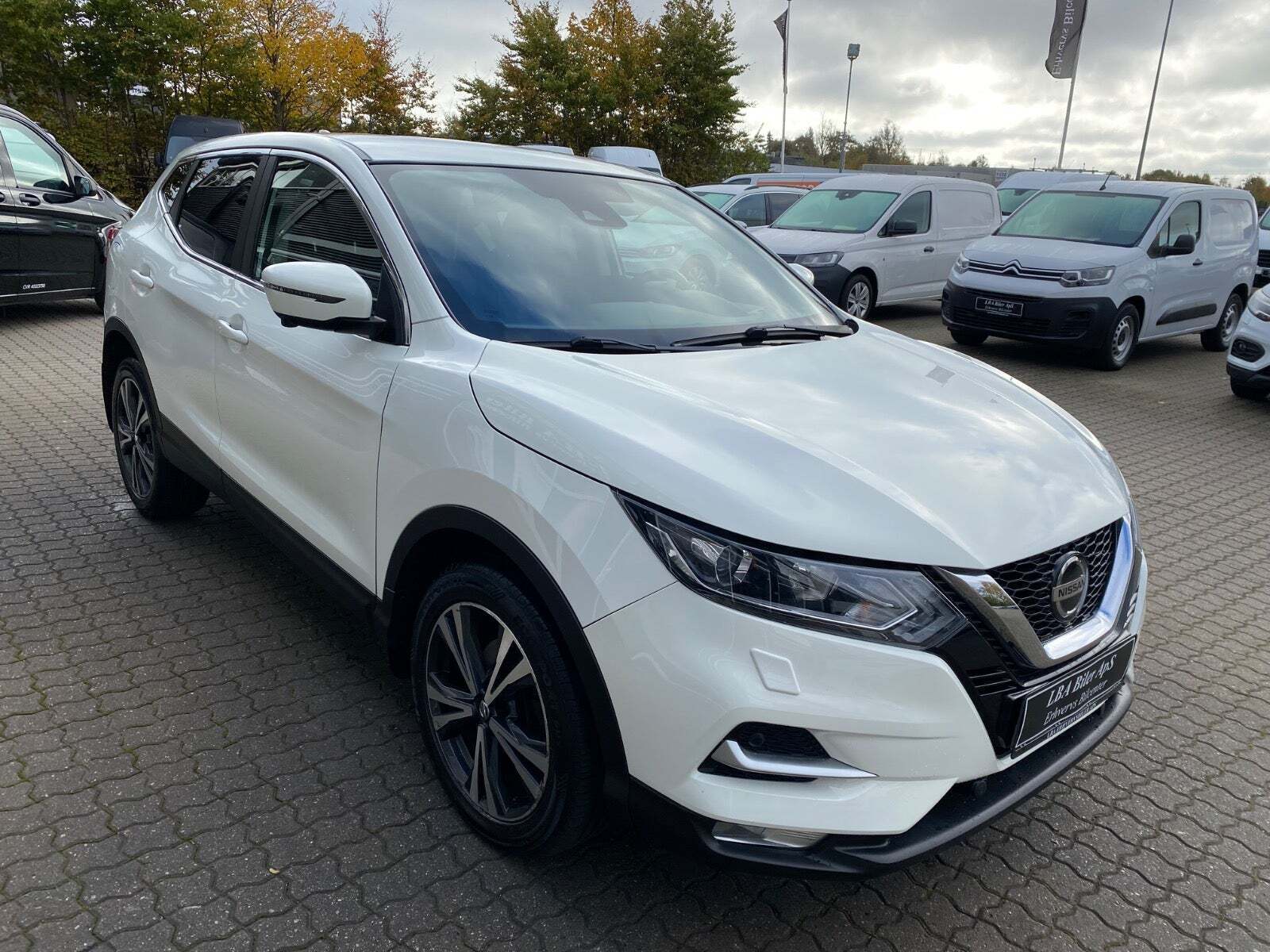 Hvid Nissan Qashqai fra 2019