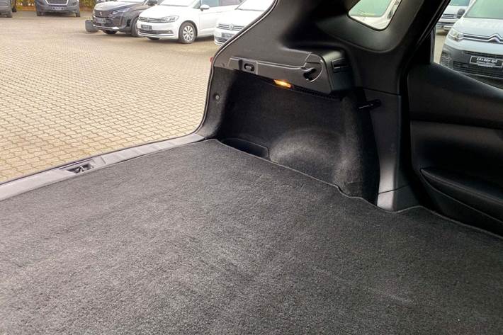 Hvid Nissan Qashqai fra 2019